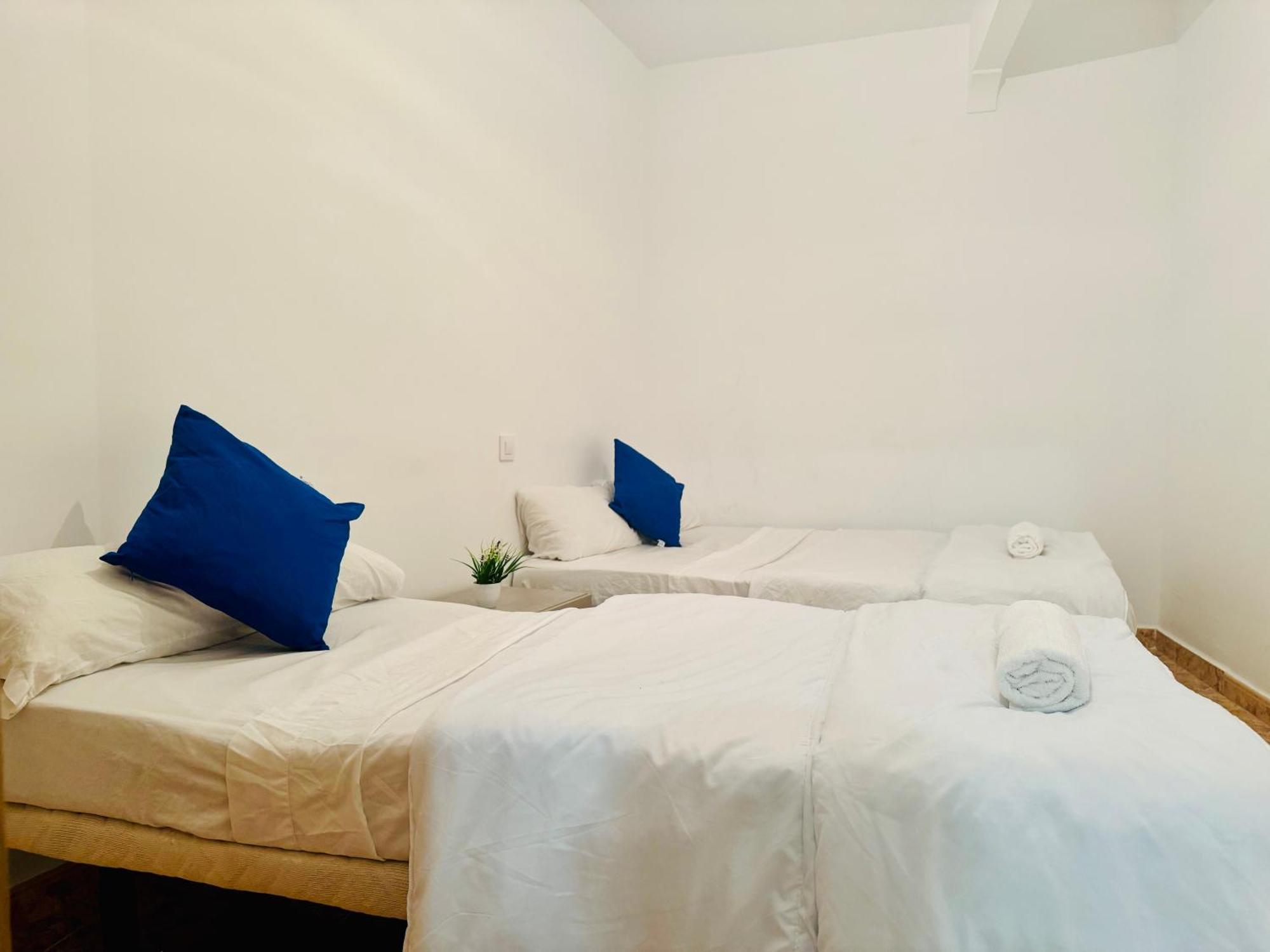 Appartamento Pisos Baraja Gl Madrid Esterno foto