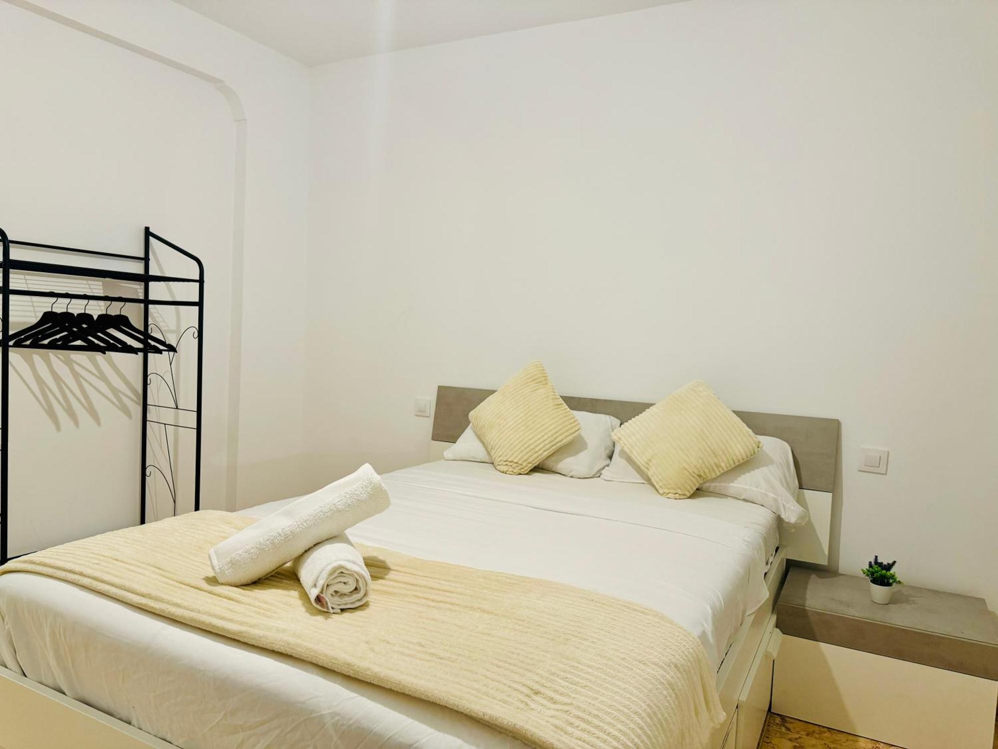 Appartamento Pisos Baraja Gl Madrid Esterno foto